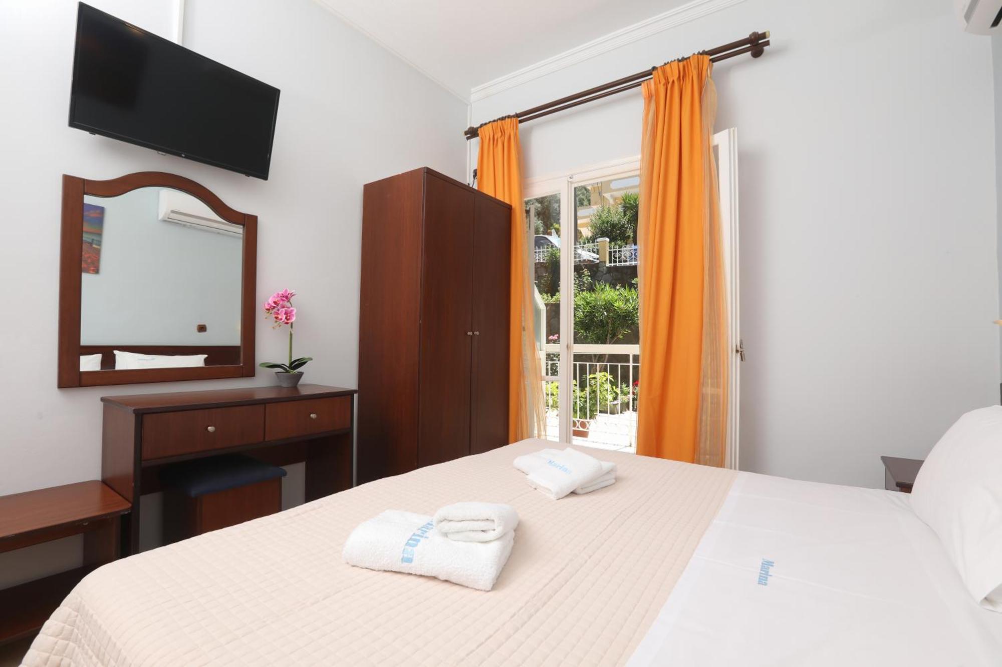 Marina Apartments, Agios Gordios  Exterior foto